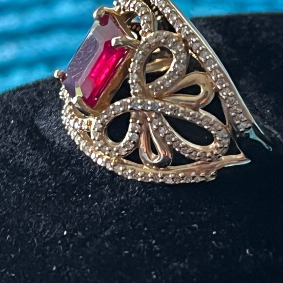 14K Yellow Gold with Genuine Ruby & Diamonds Ring - Size 7 - Picture 2 of 7